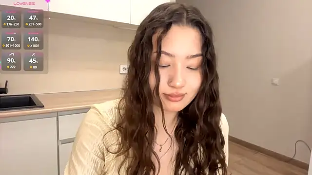 Snapshot of Sakuravice chatting on May 3, 2026, 3:11 am Sakuravice online show from May 3, 2026, 3:11 am