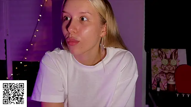 ElysiaXo online show from November 8, 2025, 10:13 pm