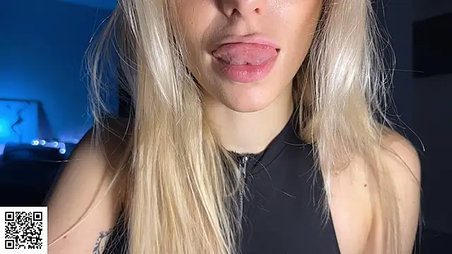 ElysiaXo online show from December 5, 2025, 5:11 pm