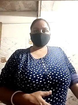 Rakhi sawant143 online show from December 1, 2025, 2:51 pm