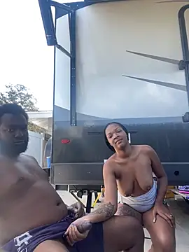 Snapshot of redd2wett chatting on November 24, 2025, 5:57 pm redd2wett online show from November 24, 2025, 5:57 pm