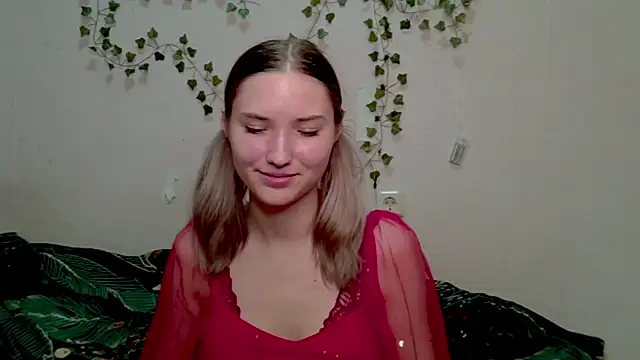 Snapshot of _kikiclark__ chatting on November 1, 2025, 8:57 pm kikiclark online show from November 1, 2025, 8:57 pm