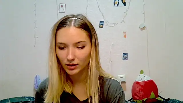 Snapshot of _kikiclark__ chatting on September 18, 2025, 8:34 pm kikiclark online show from September 18, 2025, 8:34 pm