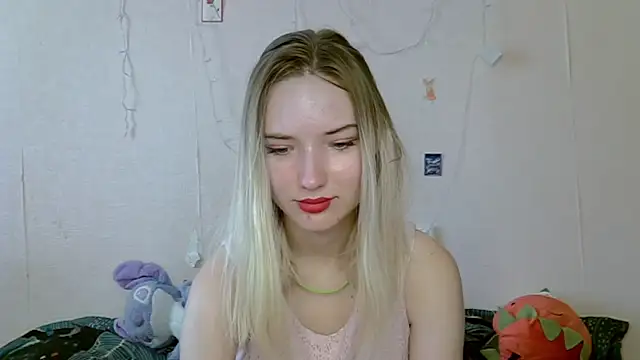 Snapshot of _kikiclark__ chatting on September 17, 2025, 8:16 am kikiclark online show from September 17, 2025, 8:16 am