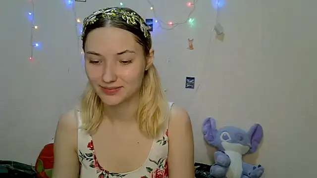 Snapshot of _kikiclark__ chatting on September 9, 2025, 6:28 pm kikiclark online show from September 9, 2025, 6:28 pm