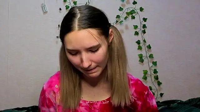 Snapshot of _kikiclark__ chatting on December 14, 2025, 7:19 pm kikiclark online show from December 14, 2025, 7:19 pm