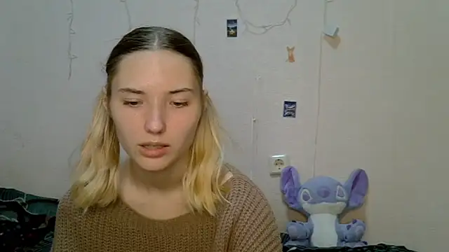 Snapshot of _kikiclark__ chatting on September 8, 2025, 8:19 pm kikiclark online show from September 8, 2025, 8:19 pm