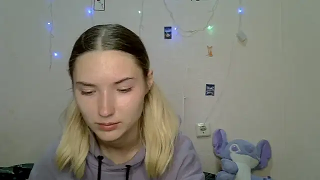 Snapshot of _kikiclark__ chatting on September 14, 2025, 8:42 pm kikiclark online show from September 14, 2025, 8:42 pm