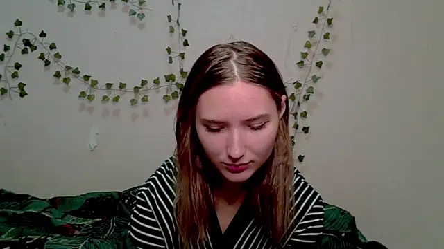 Snapshot of _kikiclark__ chatting on November 5, 2025, 6:22 pm kikiclark online show from November 5, 2025, 6:22 pm