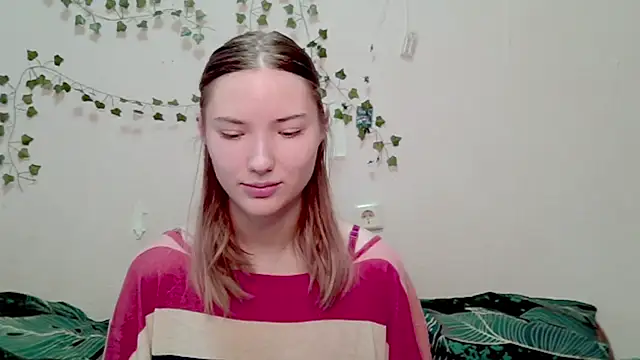 Snapshot of _kikiclark__ chatting on December 3, 2025, 11:42 am kikiclark online show from December 3, 2025, 11:42 am