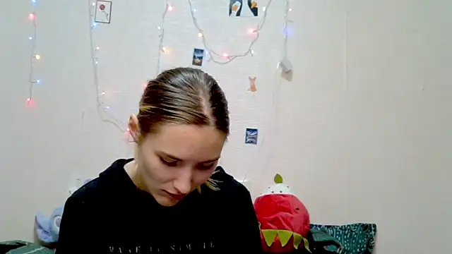 Snapshot of _kikiclark__ chatting on September 21, 2025, 8:25 pm kikiclark online show from September 21, 2025, 8:25 pm