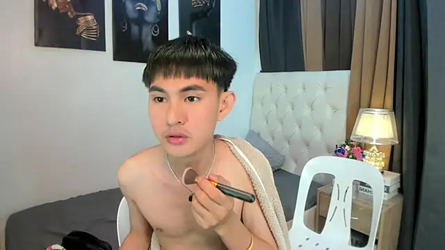 Snapshot of xxxhugecocktwinkxxx chatting on January 13, 2026, 4:33 pm xxxhugecocktwinkxxx online show from January 13, 2026, 4:33 pm