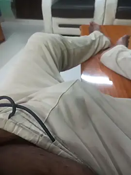 Snapshot of deshi8inch53 chatting on October 5, 2025, 7:37 pm deshi8inch53 online show from October 5, 2025, 7:37 pm