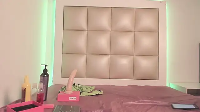 Snapshot of Valkiria_js chatting on October 1, 2025, 8:02 pm Valkiria js online show from October 1, 2025, 8:02 pm