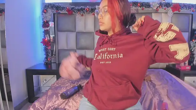 Snapshot of Valkiria_js chatting on December 4, 2025, 12:48 pm Valkiria js online show from December 4, 2025, 12:48 pm