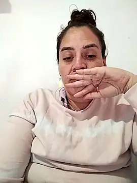 denissebombon online show from March 30, 2026, 7:48 pm