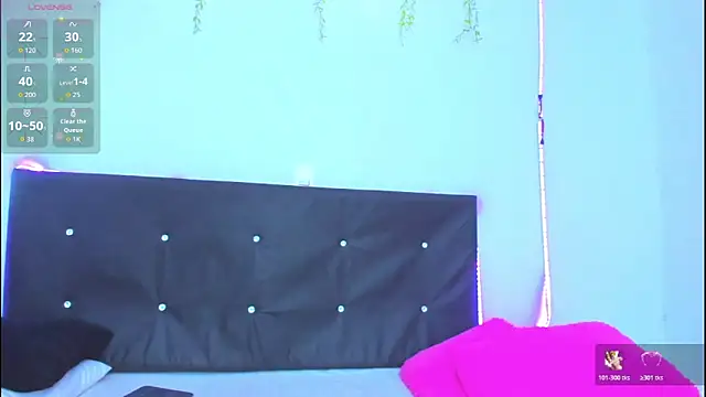 Snapshot of Danaa_moore_ chatting on May 1, 2026, 11:32 pm Danaa moore online show from May 1, 2026, 11:32 pm