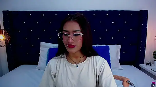 miss aris online show from November 12, 2025, 3:21 am