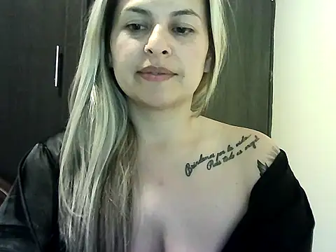 Snapshot of Valery__Rouse_ chatting on November 10, 2025, 3:11 am Valery Rouse online show from November 10, 2025, 3:11 am