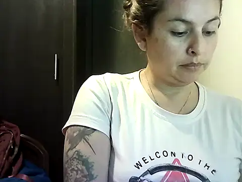 Valery  Rouse  online show from February 11, 2026, 1:16 am