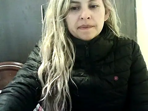 Snapshot of Valery__Rouse_ chatting on October 28, 2025, 1:32 pm Valery Rouse online show from October 28, 2025, 1:32 pm