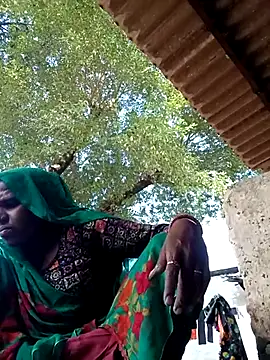 Snapshot of Hot-honi chatting on September 10, 2025, 2:43 am Hot-honi online show from September 10, 2025, 2:43 am