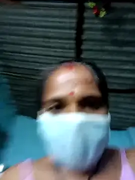 Snapshot of Hot-honi chatting on October 1, 2025, 2:21 pm Hot-honi online show from October 1, 2025, 2:21 pm