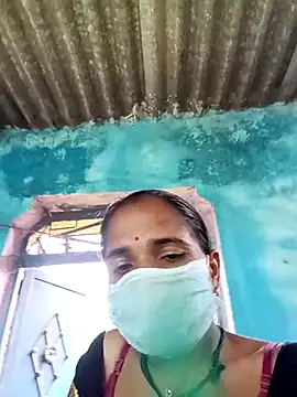 Snapshot of Hot-honi chatting on September 11, 2025, 5:29 am Hot-honi online show from September 11, 2025, 5:29 am