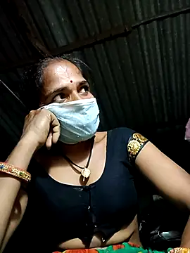 Snapshot of Hot-honi chatting on September 18, 2025, 1:36 pm Hot-honi online show from September 18, 2025, 1:36 pm