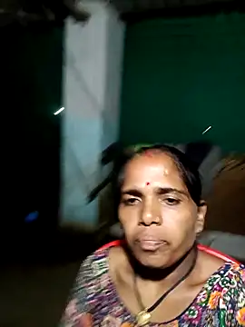 Snapshot of Hot-honi chatting on September 9, 2025, 2:37 pm Hot-honi online show from September 9, 2025, 2:37 pm