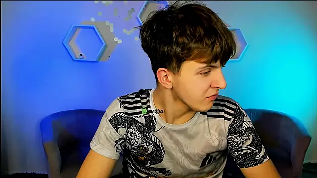 Snapshot of travis_wolf_ chatting on December 3, 2025, 8:08 pm travis wolf online show from December 3, 2025, 8:08 pm