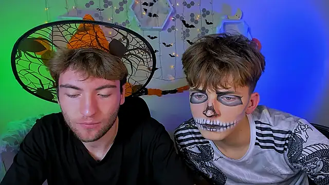 Snapshot of travis_wolf_ chatting on October 23, 2025, 6:39 pm travis wolf online show from October 23, 2025, 6:39 pm