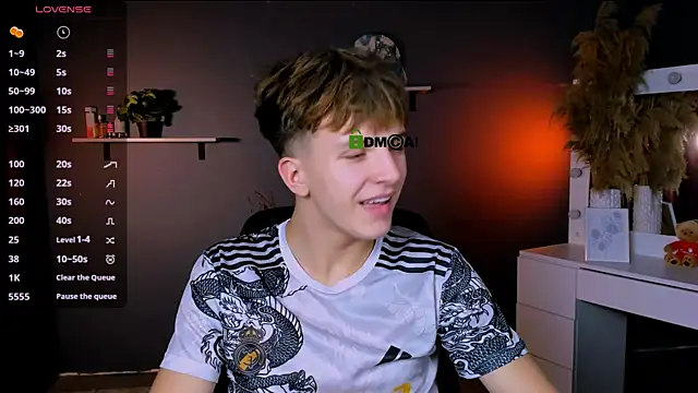 Snapshot of travis_wolf_ chatting on October 8, 2025, 7:14 pm travis wolf online show from October 8, 2025, 7:14 pm