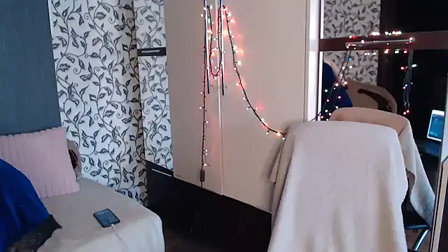 AmoraLuv online show from February 25, 2026, 10:48 am