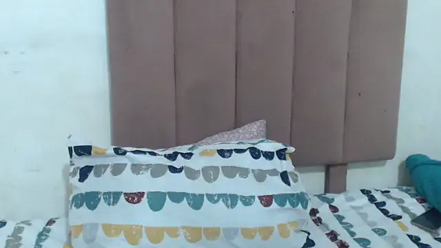 Chubby Queenx255 online show from October 28, 2025, 6:23 am