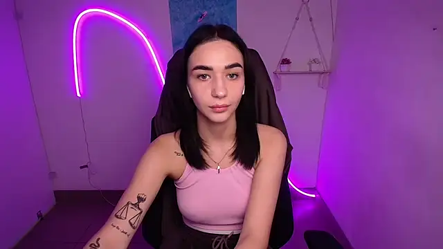 Bella Night4 online show from November 6, 2025, 6:50 am