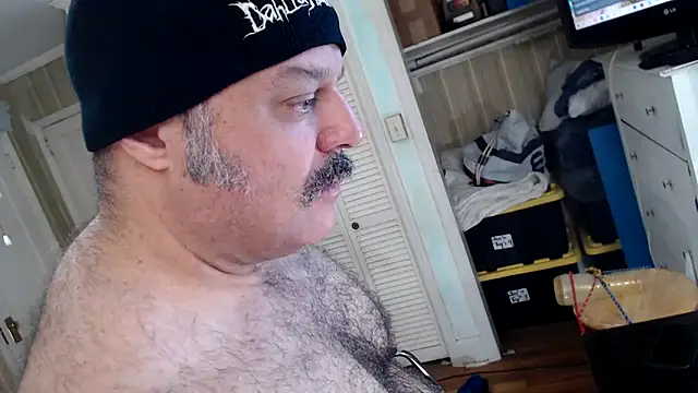 Snapshot of bullmusclejoe chatting on December 1, 2025, 12:28 pm bullmusclejoe online show from December 1, 2025, 12:28 pm