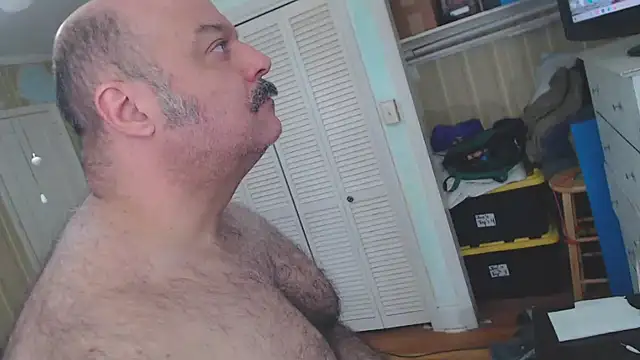 Snapshot of bullmusclejoe chatting on November 18, 2025, 3:15 pm bullmusclejoe online show from November 18, 2025, 3:15 pm