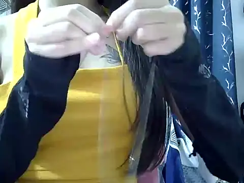 Riva arora01 online show from January 10, 2026, 10:54 am