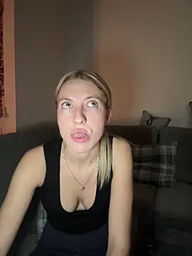 CheekyChelseaX online show from December 14, 2025, 5:29 pm