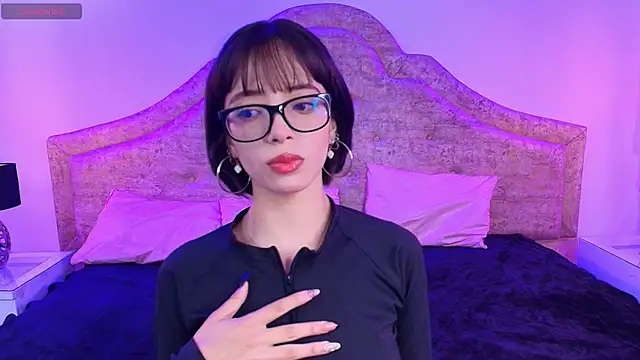 Snapshot of Sweet_1Angel chatting on October 18, 2025, 12:07 pm Sweet 1Angel online show from October 18, 2025, 12:07 pm