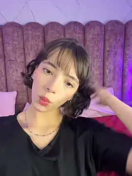 Snapshot of Sweet_1Angel chatting on October 29, 2025, 12:04 pm Sweet 1Angel online show from October 29, 2025, 12:04 pm