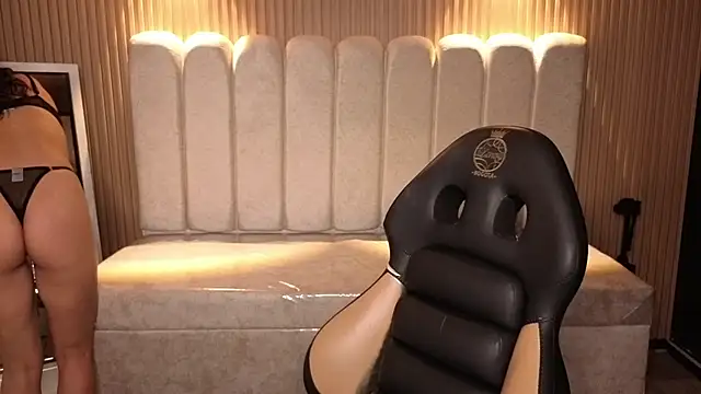 Snapshot of _Mia_Evans_1 chatting on November 26, 2025, 7:25 pm Mia Evans 1 online show from November 26, 2025, 7:25 pm