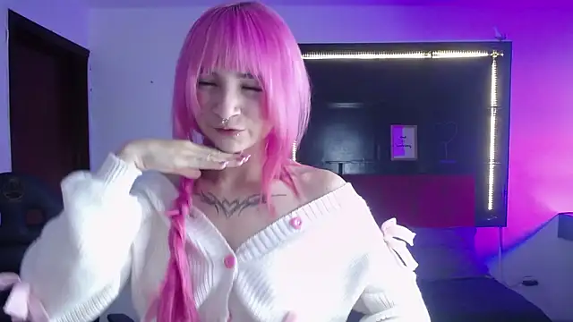  Charlotte Collins  online show from April 17, 2026, 2:53 pm