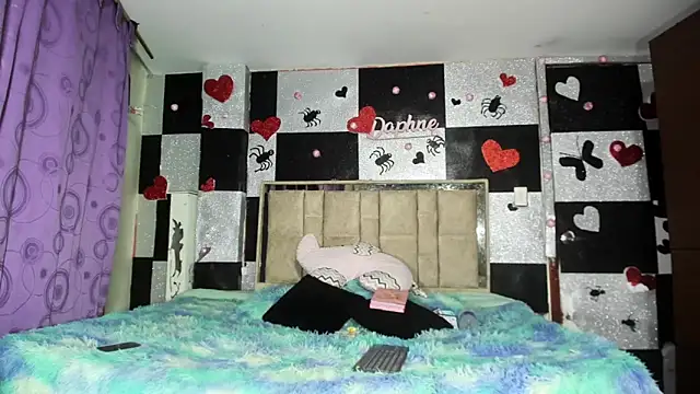 Snapshot of sophiaydaphne chatting on December 2, 2025, 3:14 pm sophiaydaphne online show from December 2, 2025, 3:14 pm