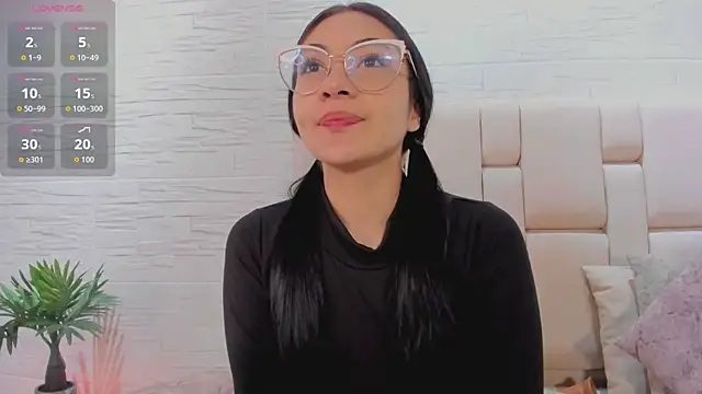 aylin rousse online show from November 20, 2025, 11:33 am