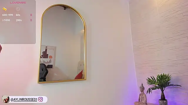 aylin rousse online show from November 26, 2025, 11:43 am