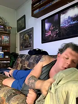 Stephanie1984 online show from December 5, 2025, 3:27 am