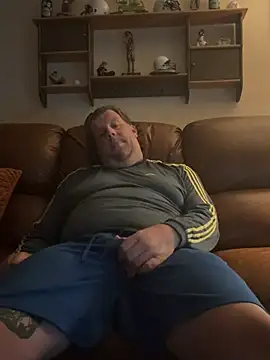 Stephanie1984 online show from April 5, 2026, 2:35 pm