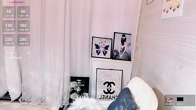 Snapshot of Scarlett-oracle chatting on September 13, 2025, 12:49 pm Scarlett-oracle online show from September 13, 2025, 12:49 pm